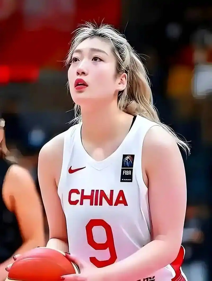 米兰体育app下载-李梦无缘，女篮最强锋线驰援，21岁，188公分，进攻犀利，宫鲁鸣期待|邓雨婷|中国女篮|洛杉矶奥运会|意大利女篮|女篮世界杯_新浪体育_新浪新闻